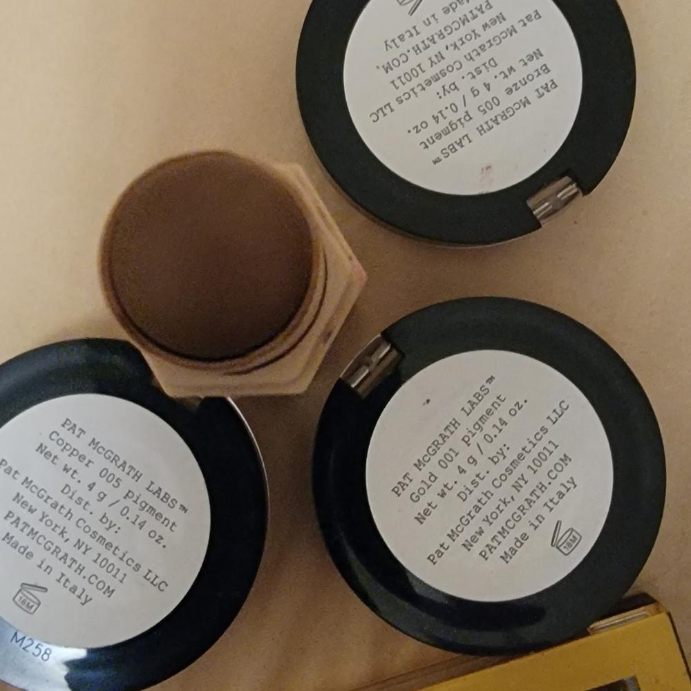 Bulk brand make up